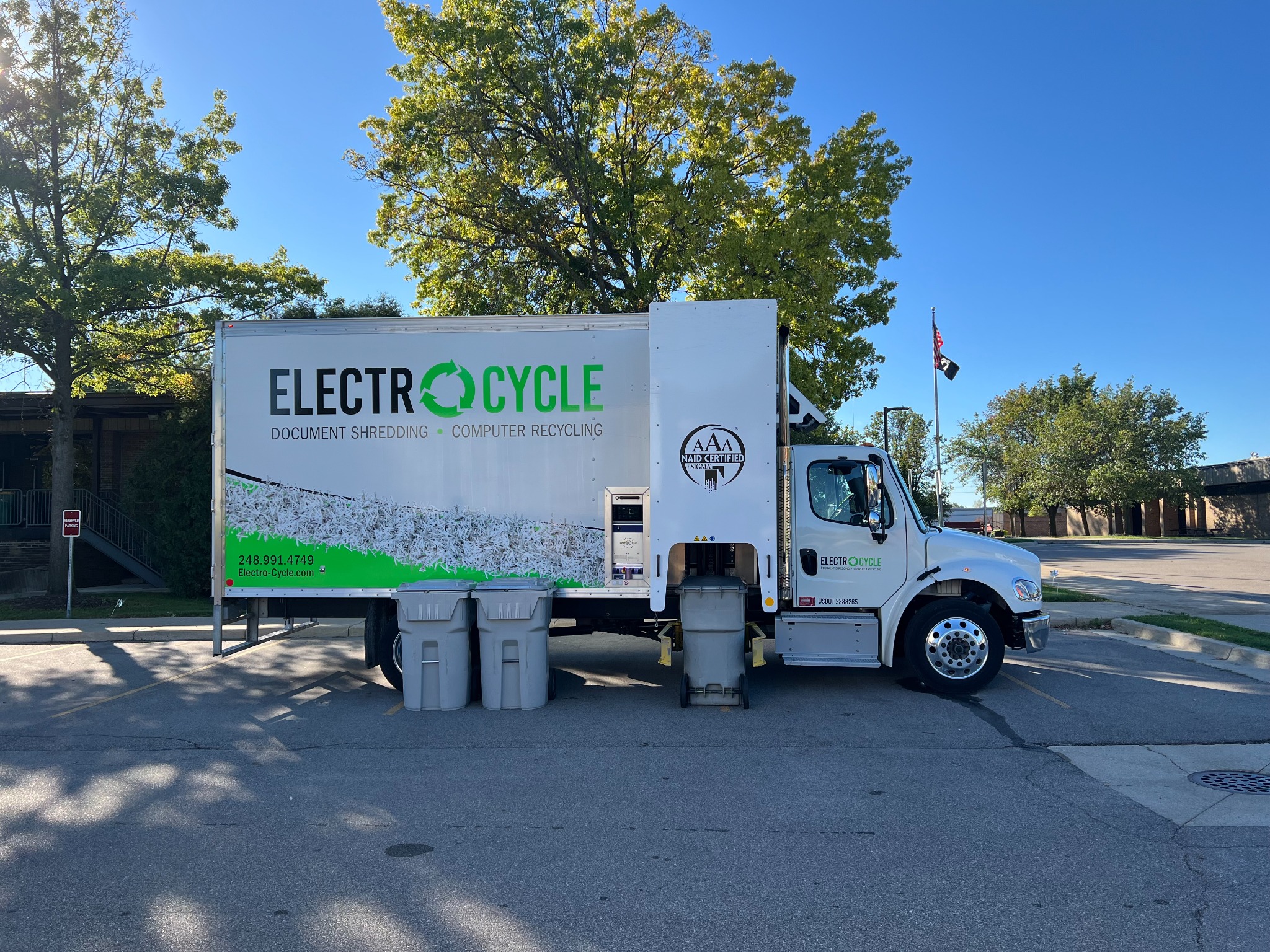 ElectroCycle mobile shredding truck with secure document collection carts